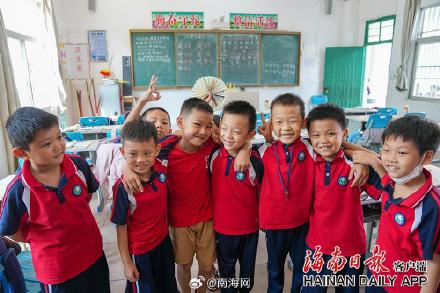 来看海南岛中部山区孩子的幸福童年