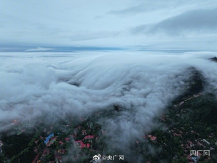 庐山瀑布云太壮观了