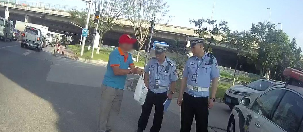 剧毒！女子听到敲门声，开门后瞬间吓呆！多地高发，提醒家人→