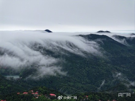 庐山瀑布云太壮观了