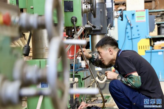 河北沧州：职业技能大赛上演匠心巧手大比拼