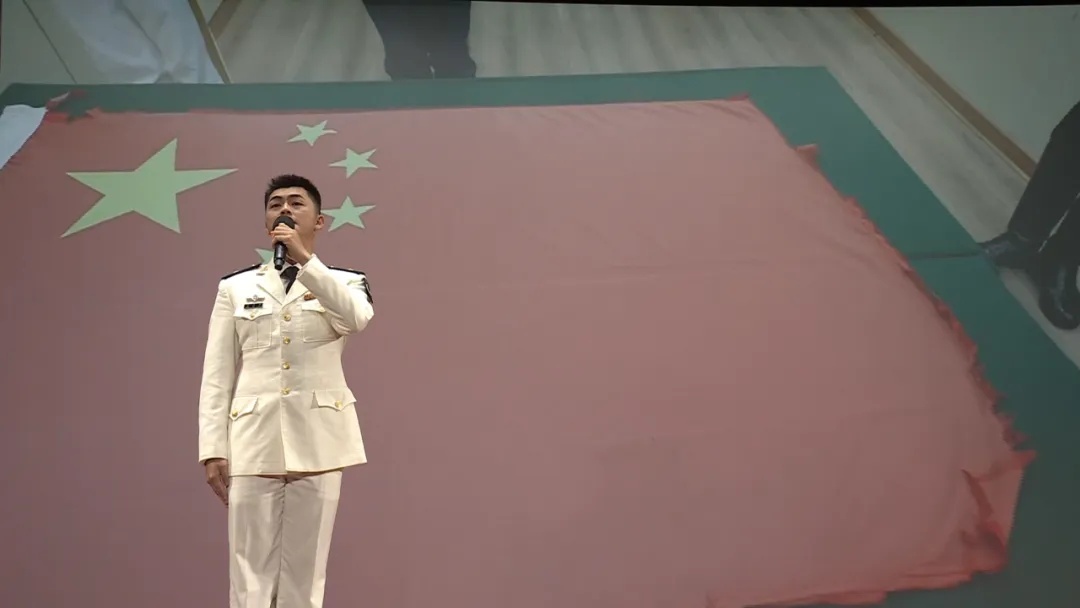 “来时带一捧故乡的土,走时带一粒西沙的沙” “来时带一捧故乡的土,走时带一粒西沙的沙”