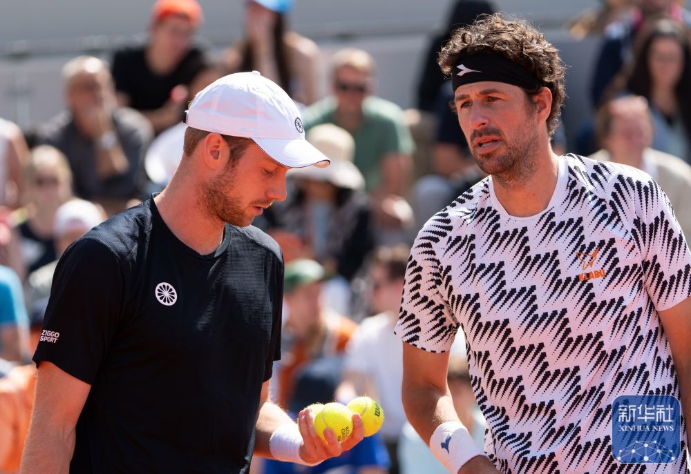 法网丨张之臻/马哈奇晋级男双第三轮