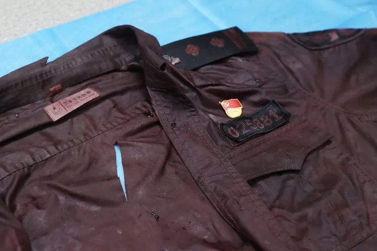 身中15刀仍紧追歹徒，牺牲民警邱建军遗体告别仪式今日举行