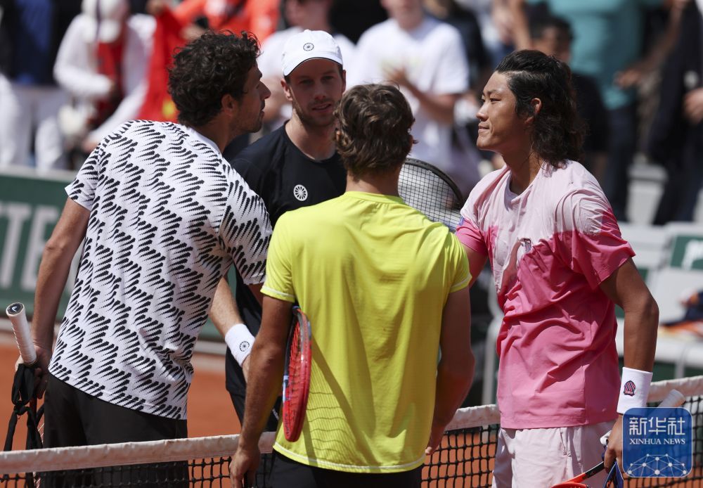 法网丨张之臻/马哈奇晋级男双第三轮