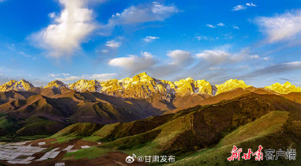 天祝：初夏祁连山景美如画