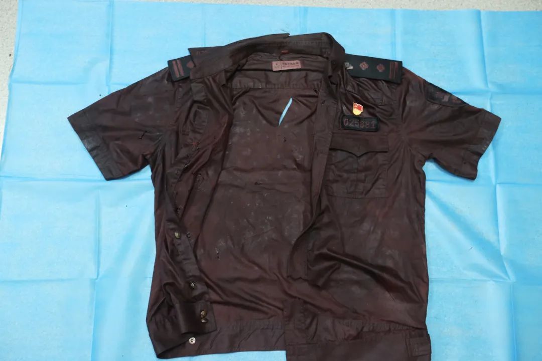 痛别英雄!武汉民警邱建军遗体告别仪式今日举行 痛别英雄!武汉民警邱建军遗体告别仪式今日举行