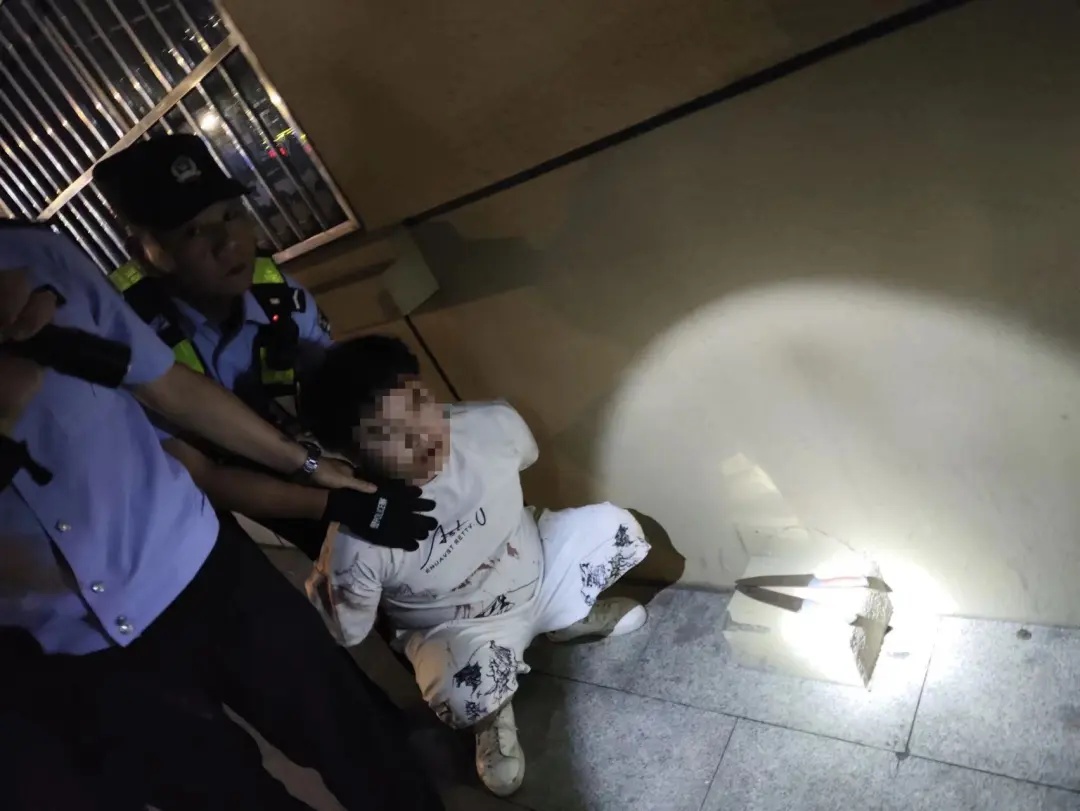 身中15刀，派出所副所长邱建军壮烈牺牲！