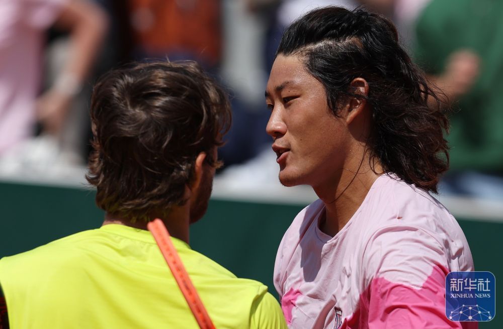 法网丨张之臻/马哈奇晋级男双第三轮