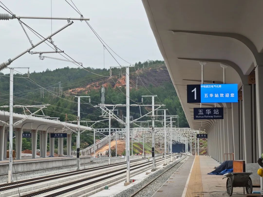 抢先看!梅龙高铁站实拍!通车后,广州到梅州最快90分钟 抢先看!梅龙高铁站实拍!通车后,广州到梅州最快90分钟