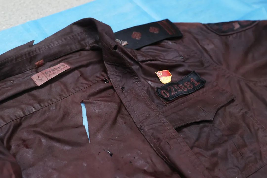 痛别英雄!武汉民警邱建军遗体告别仪式今日举行 痛别英雄!武汉民警邱建军遗体告别仪式今日举行