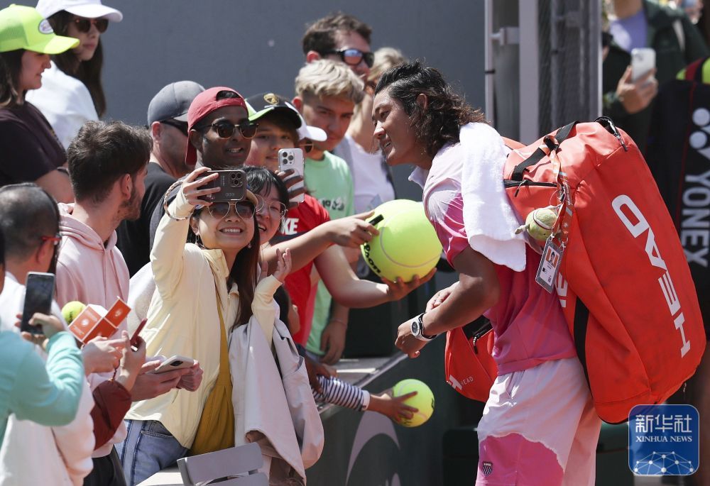 法网丨张之臻/马哈奇晋级男双第三轮