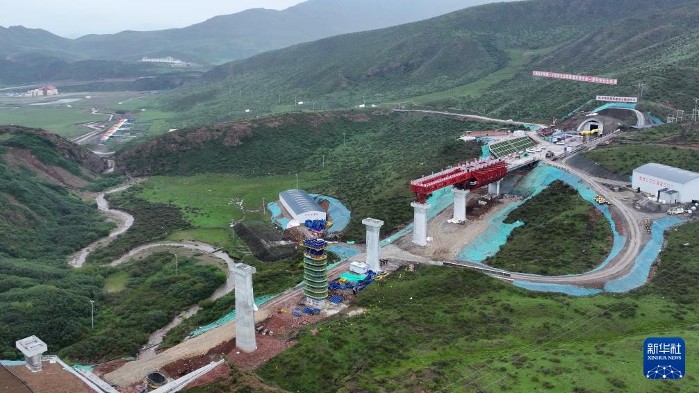 西成铁路甘肃段建设加速推进 西成铁路甘肃段建设加速推进