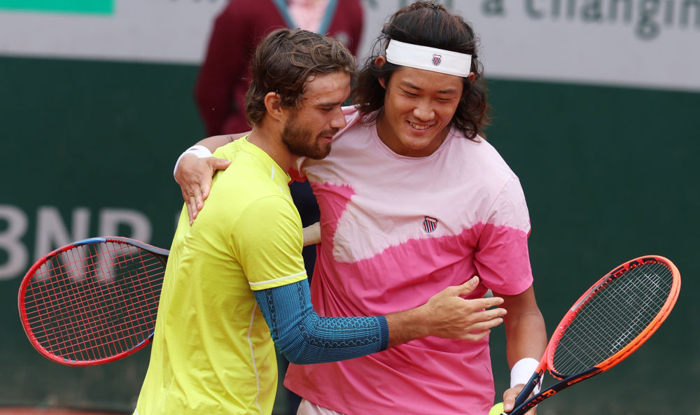 法网综合：斯维亚特克、阿尔卡拉斯强势晋级