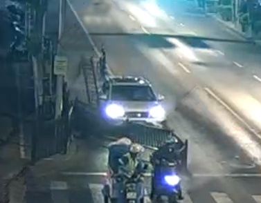 上海街头一醉驾男子撞完行人撞护栏，回到宿舍倒头就睡