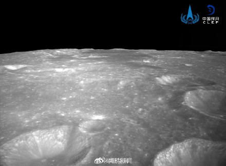 嫦娥六号的月背打卡照来了! 嫦娥六号的月背打卡照来了!