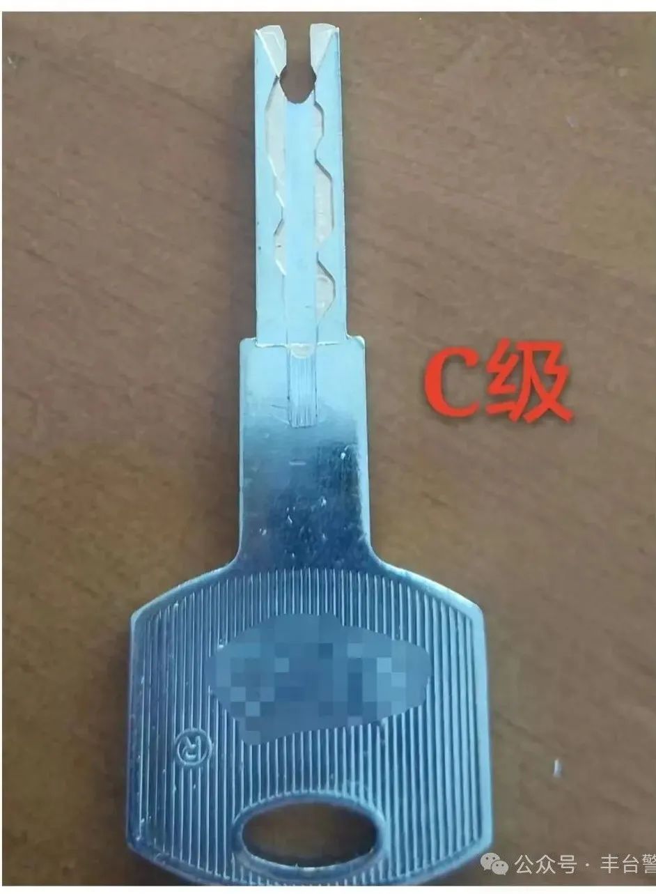 凌晨,北京一小区接报三起入室盗窃!这类门锁要当心 凌晨,北京一小区接报三起入室盗窃!这类门锁要当心