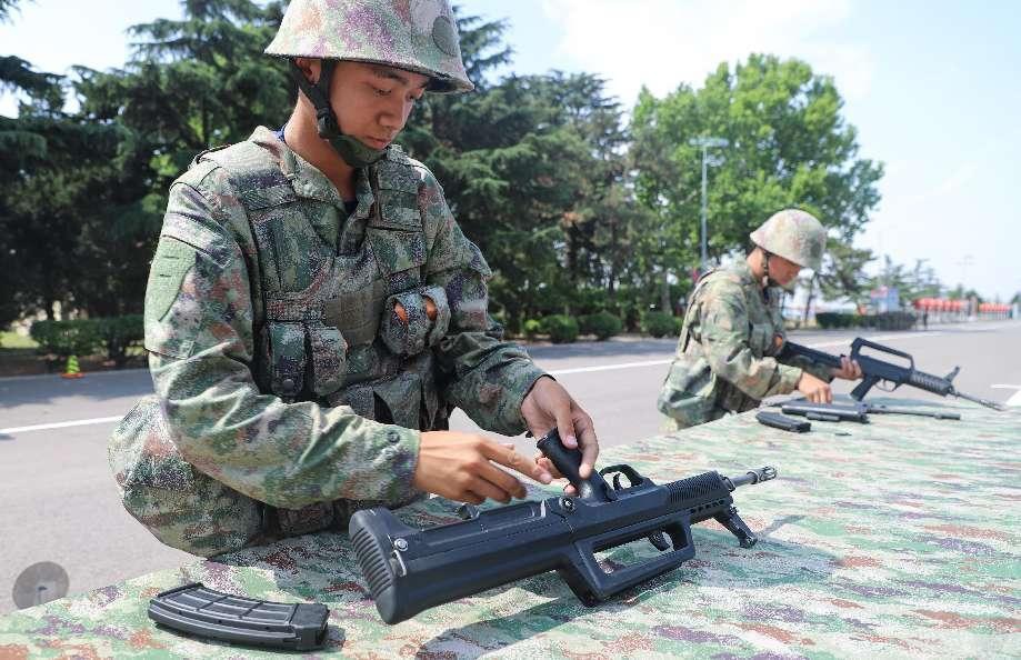 海军航空大学某训练基地组织2024年春季入伍新兵结业考核