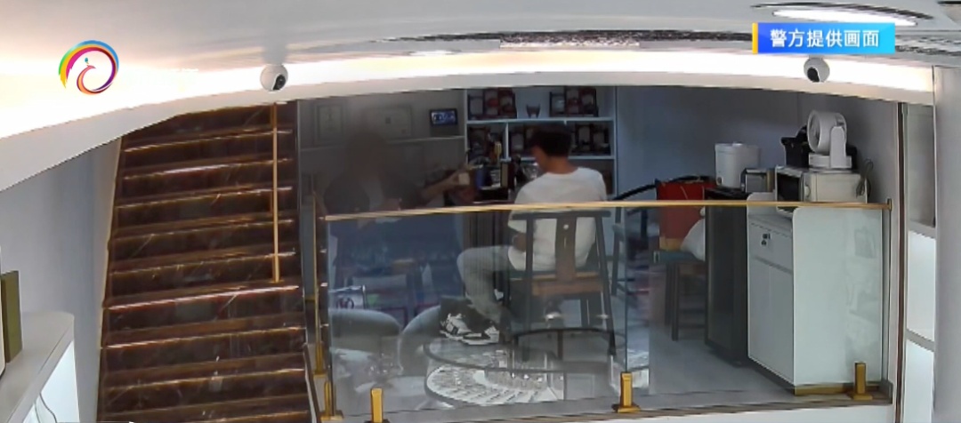 十几万一块！他一连调包三块劳力士！昆明有店家竟都没察觉……