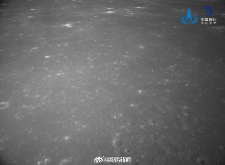 嫦娥六号的月背打卡照来了! 嫦娥六号的月背打卡照来了!