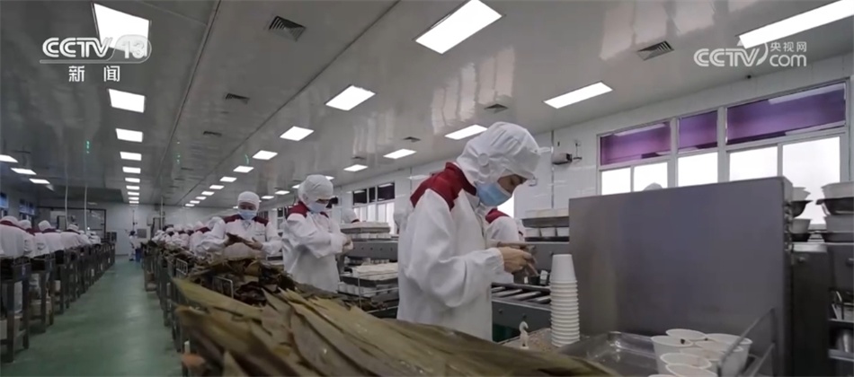 口味升级、跨界“上新”、海外“出圈”……舌尖上的“端午经济”释放消费活力