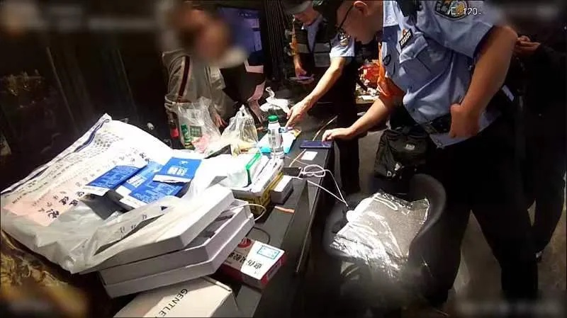 顾客一句“能搭配牛奶喝吗”,店家赶忙报警! 顾客一句“能搭配牛奶喝吗”,店家赶忙报警!