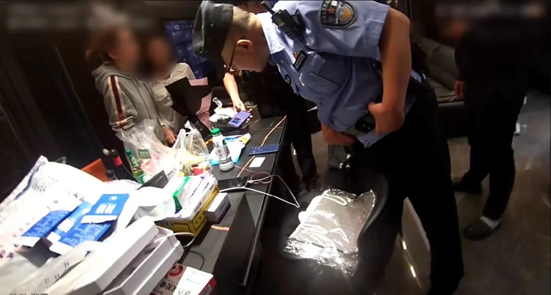 顾客一句“能搭配牛奶喝吗”,店家赶忙报警! 顾客一句“能搭配牛奶喝吗”,店家赶忙报警!