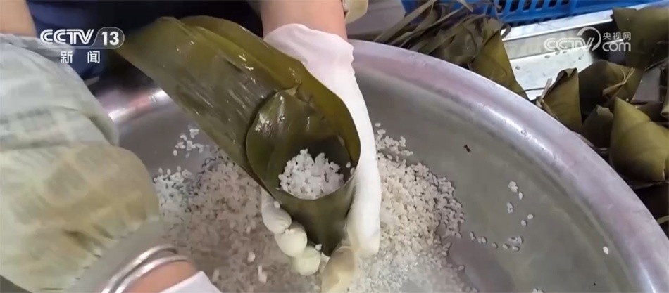 口味升级、跨界“上新”、海外“出圈”……舌尖上的“端午经济”释放消费活力