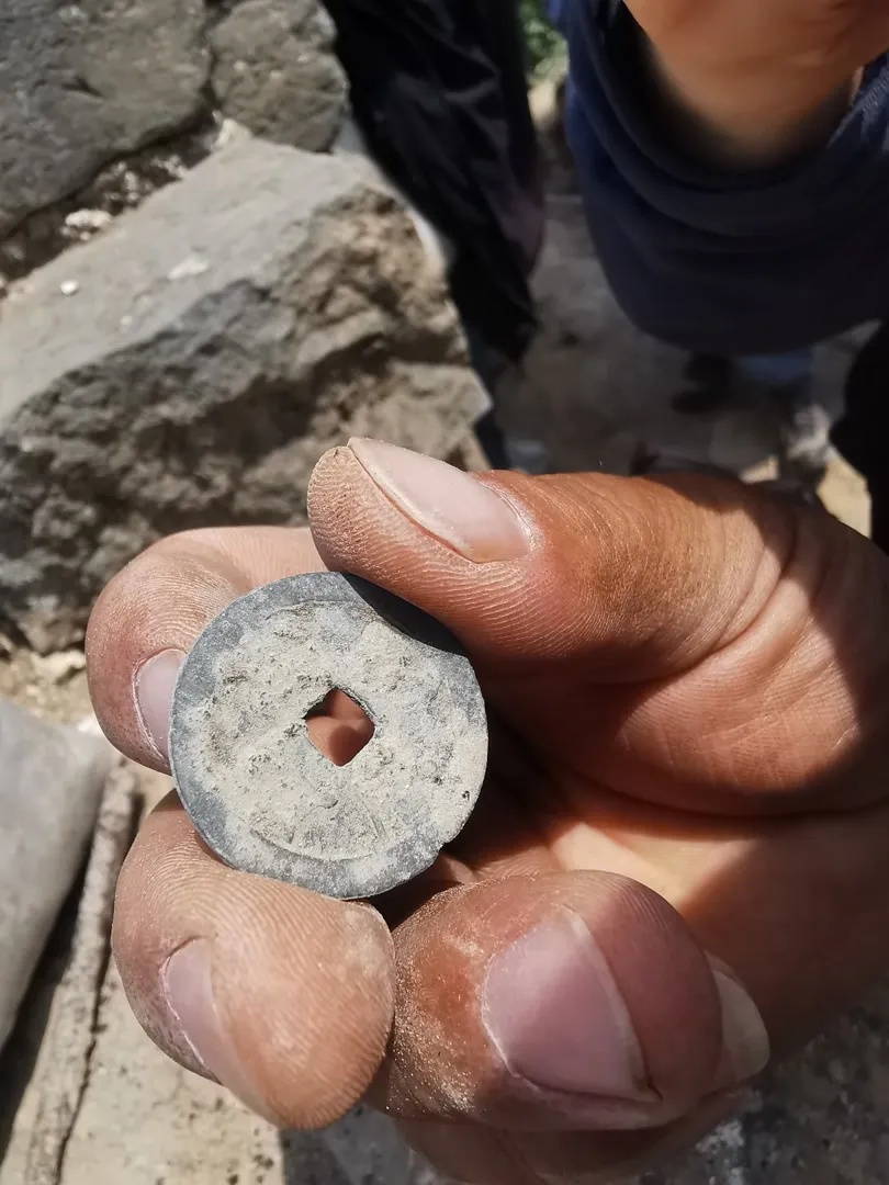 首次!明代戍边将士弄丢的铜钱,被他们在这里捡到了—— 首次!明代戍边将士弄丢的铜钱,被他们在这里捡到了——