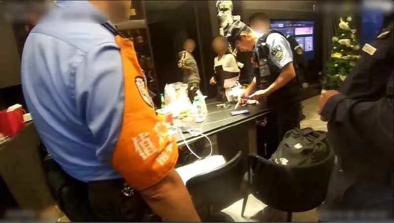 顾客一句“能搭配牛奶喝吗”,店家赶忙报警! 顾客一句“能搭配牛奶喝吗”,店家赶忙报警!