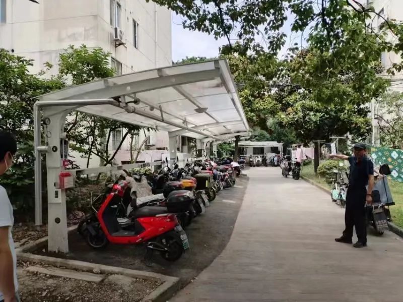 “那么小的电瓶,那么大的火灾....”上海一小区发生火灾,男子被行拘 “那么小的电瓶,那么大的火灾....”上海一小区发生火灾,男子被行拘