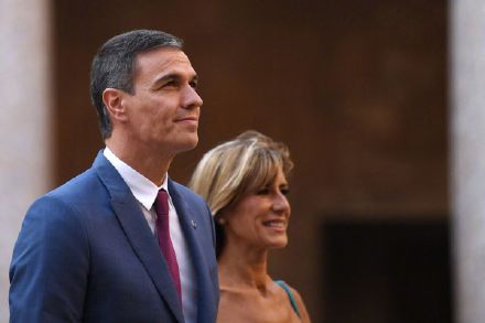 西班牙法院因腐败指控传唤首相夫人 西班牙法院因腐败指控传唤首相夫人