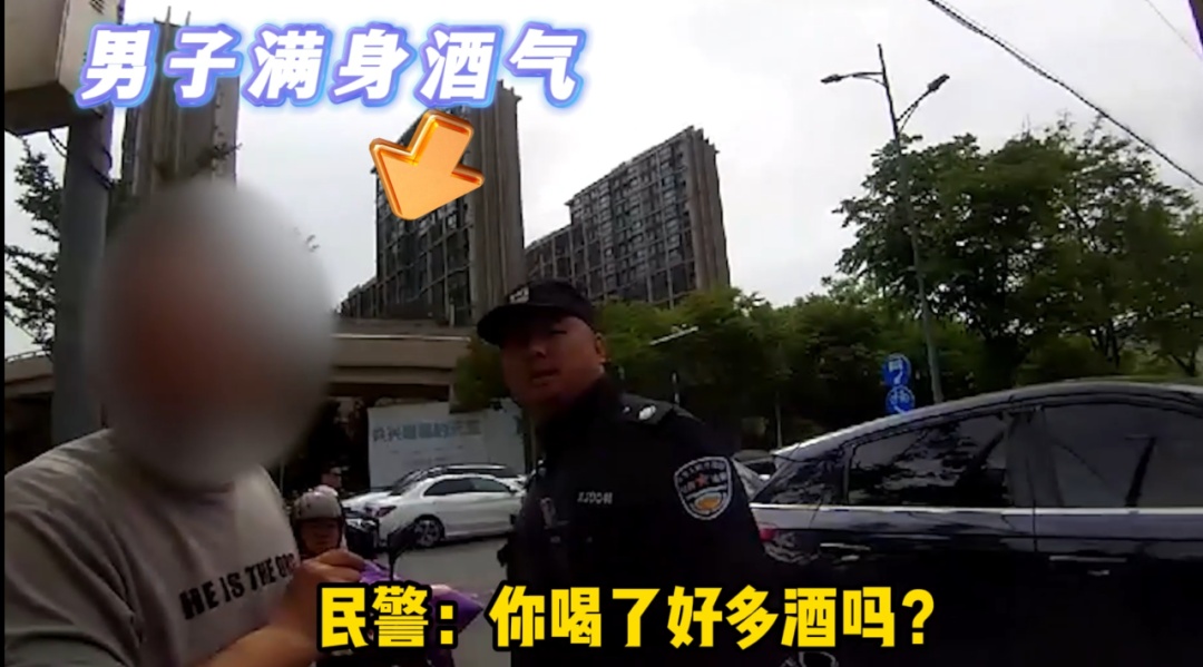 男子头部“中招” 竟拿小区道闸撒气？