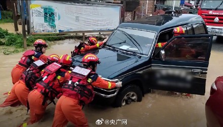 直击广西玉林暴雨救援现场