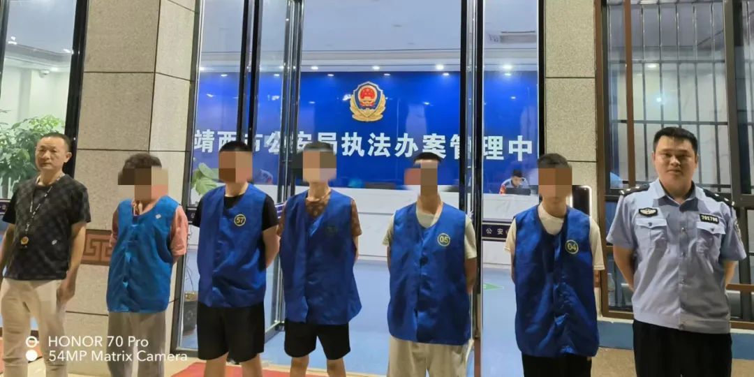 抓获潜逃8年罪犯！邱建军更多事迹公开