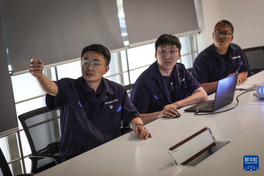 新职业故事丨机器人研发工程师：让“铁疙瘩”听懂话、干对活