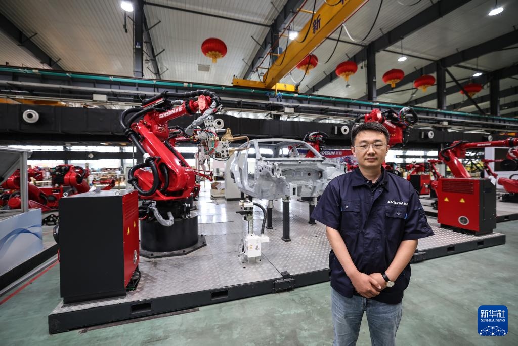 新职业故事丨机器人研发工程师：让“铁疙瘩”听懂话、干对活