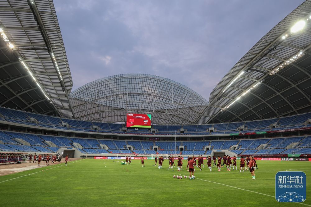 世预赛 | 中国队进行赛前训练 世预赛 | 中国队进行赛前训练