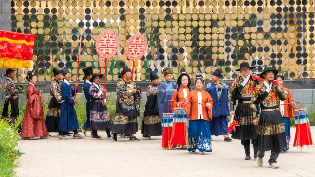 单位免费给办的婚礼，太有排面了！