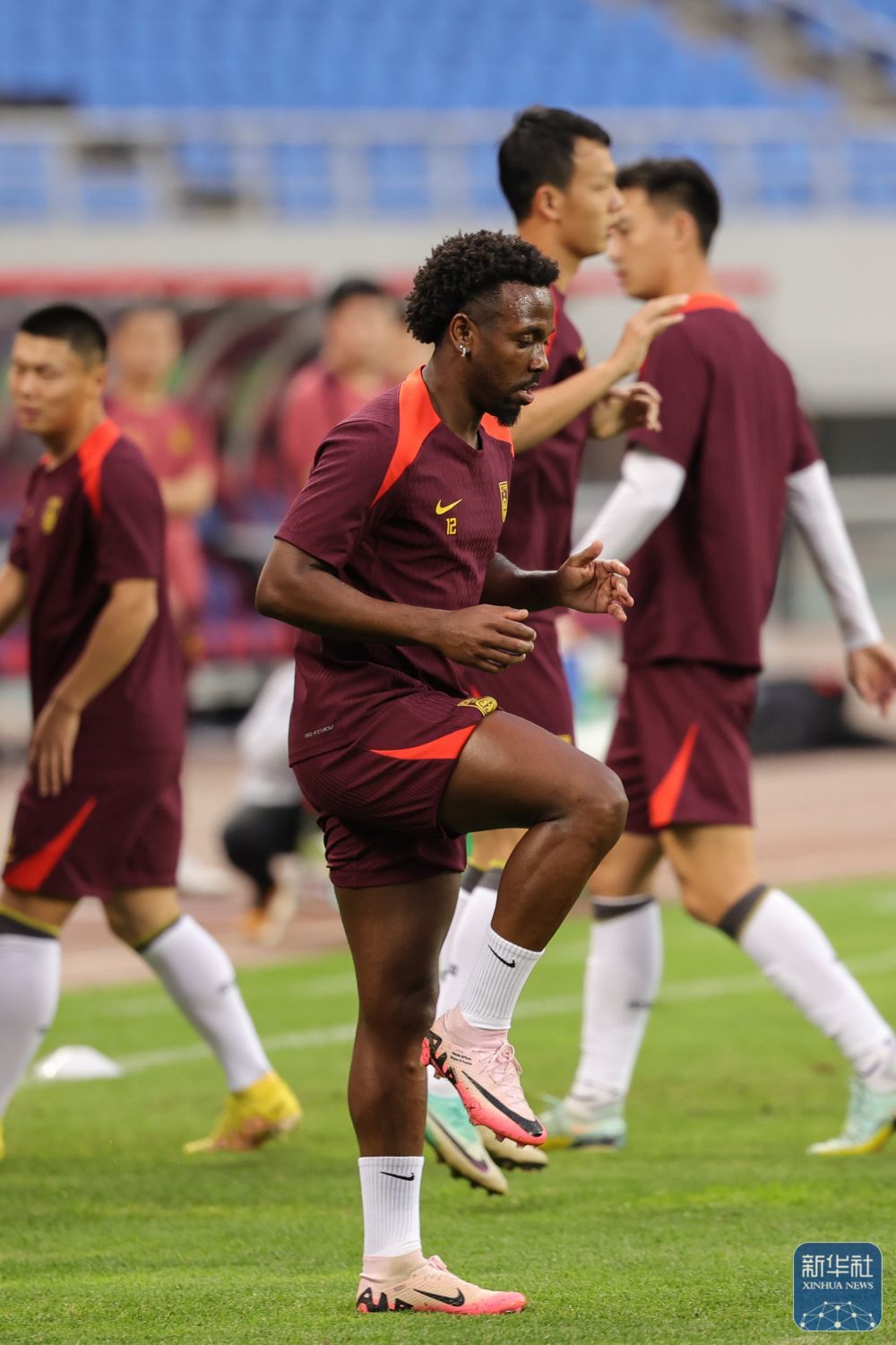 世预赛 | 中国队进行赛前训练 世预赛 | 中国队进行赛前训练