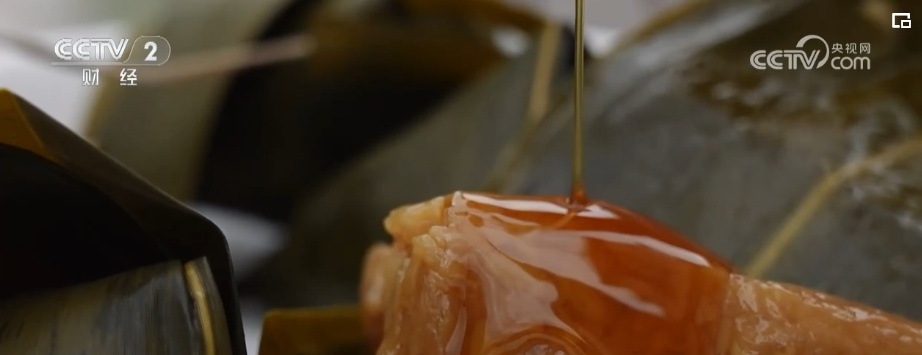 假日经济“热”力足 特色粽子争相“斗艳”激发消费新需求