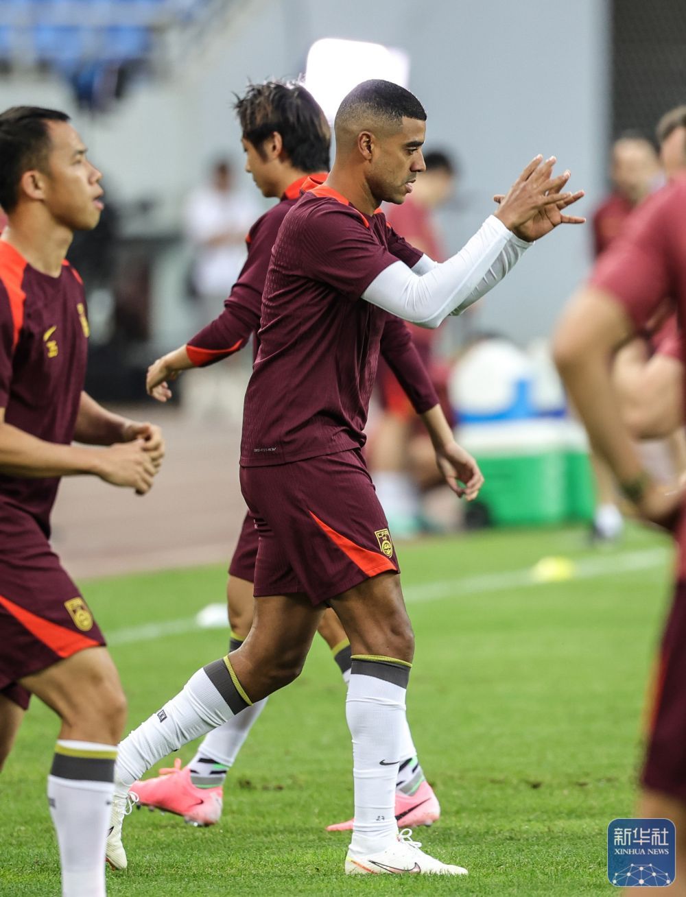 世预赛 | 中国队进行赛前训练 世预赛 | 中国队进行赛前训练