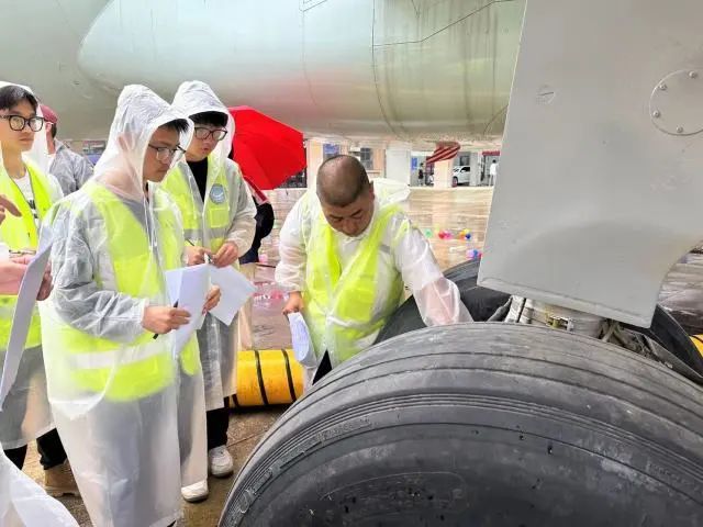 1500万元！杭州一学校买下整架飞机！学生们沸了……