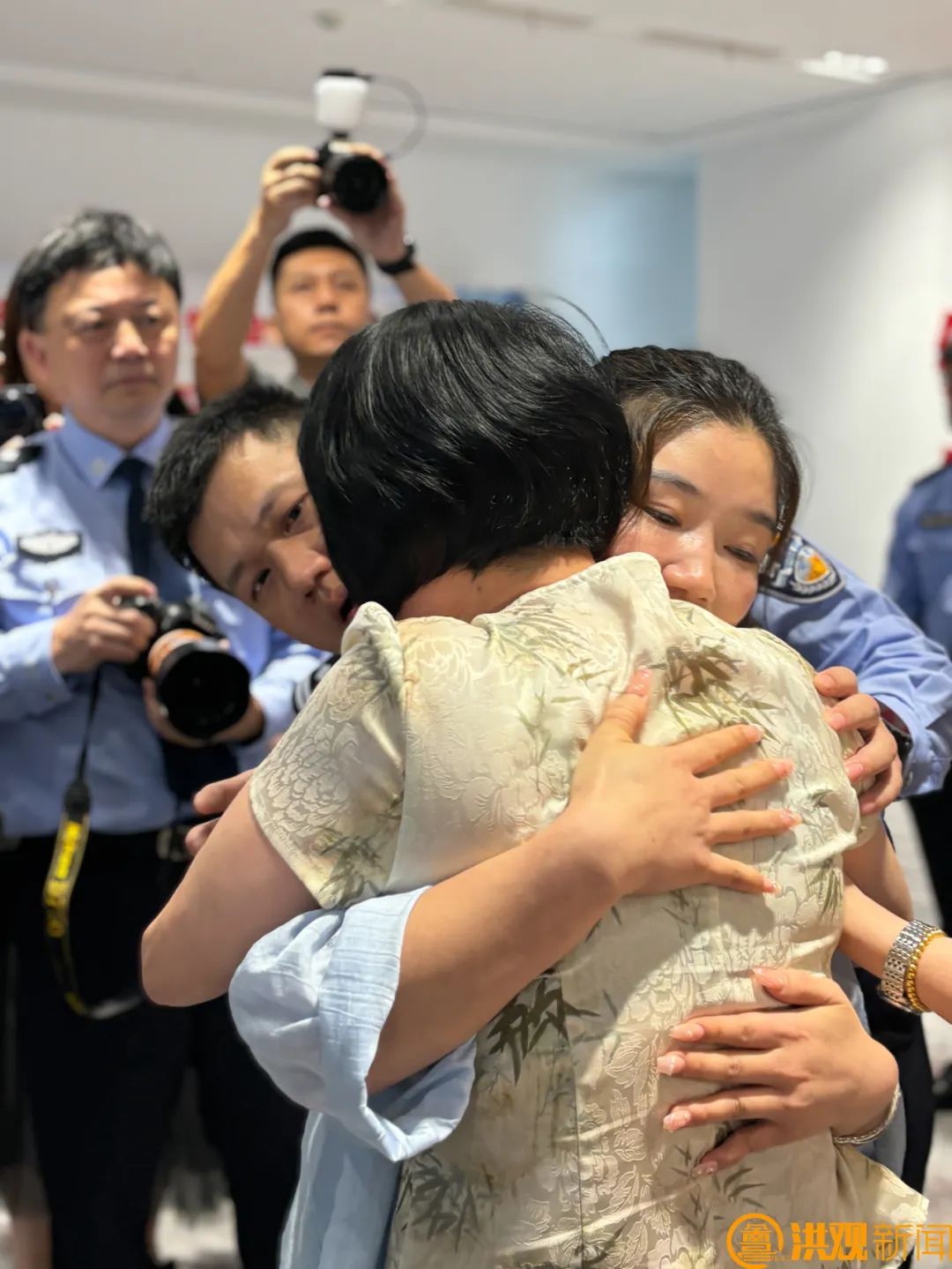 29年后的团圆:今天南昌这一幕,让人泪目! 29年后的团圆:今天南昌这一幕,让人泪目!