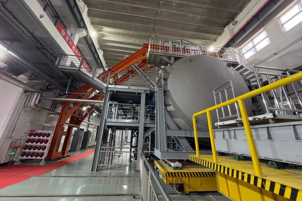 揭秘“地面空间站”：如何把地球磁层装到一个“真空罐”里？