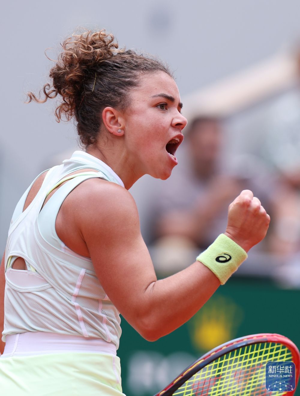 法网 | 保利尼淘汰莱巴金娜晋级女单四强 法网 | 保利尼淘汰莱巴金娜晋级女单四强