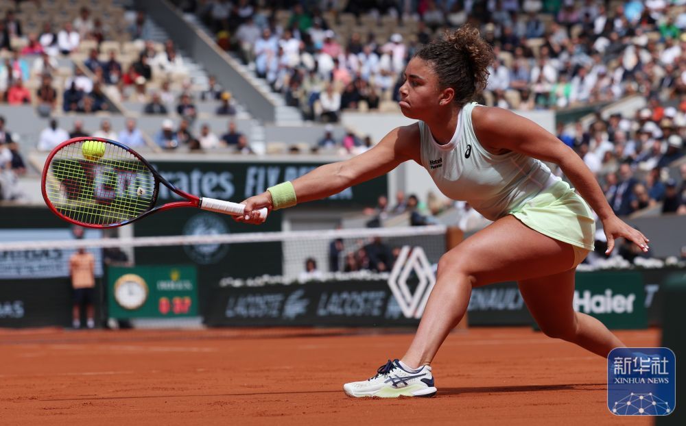 法网 | 保利尼淘汰莱巴金娜晋级女单四强 法网 | 保利尼淘汰莱巴金娜晋级女单四强