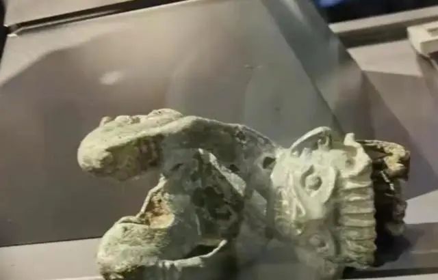 三星堆博物馆,游客抡凳子打架!网友:给老祖宗看上热闹了… 三星堆博物馆,游客抡凳子打架!网友:给老祖宗看上热闹了…