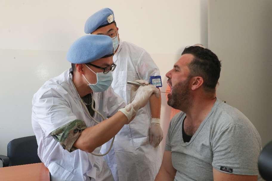 我第22批赴黎维和多功能工兵分队开展义诊活动