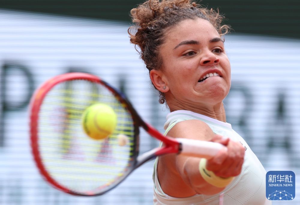 法网 | 保利尼淘汰莱巴金娜晋级女单四强 法网 | 保利尼淘汰莱巴金娜晋级女单四强
